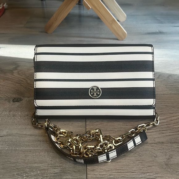 Tory Burch Crossbody Chained Wallet Purse - Picture 1 of 8